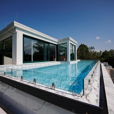Villa Bauhaus Wellness Apartman Fsz. 1 Siófok Zewnętrze zdjęcie