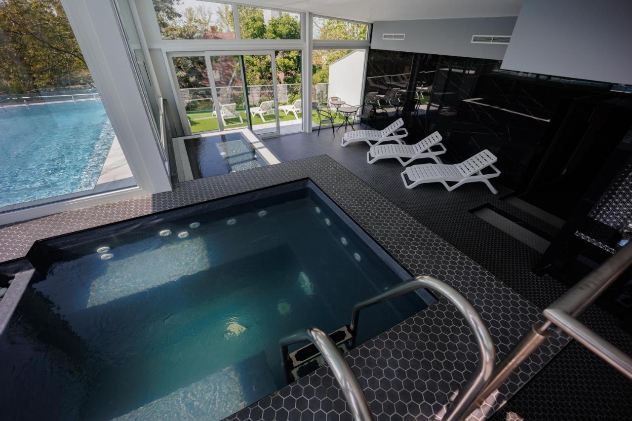 Villa Bauhaus Wellness Apartman Fsz. 1 Siófok Zewnętrze zdjęcie
