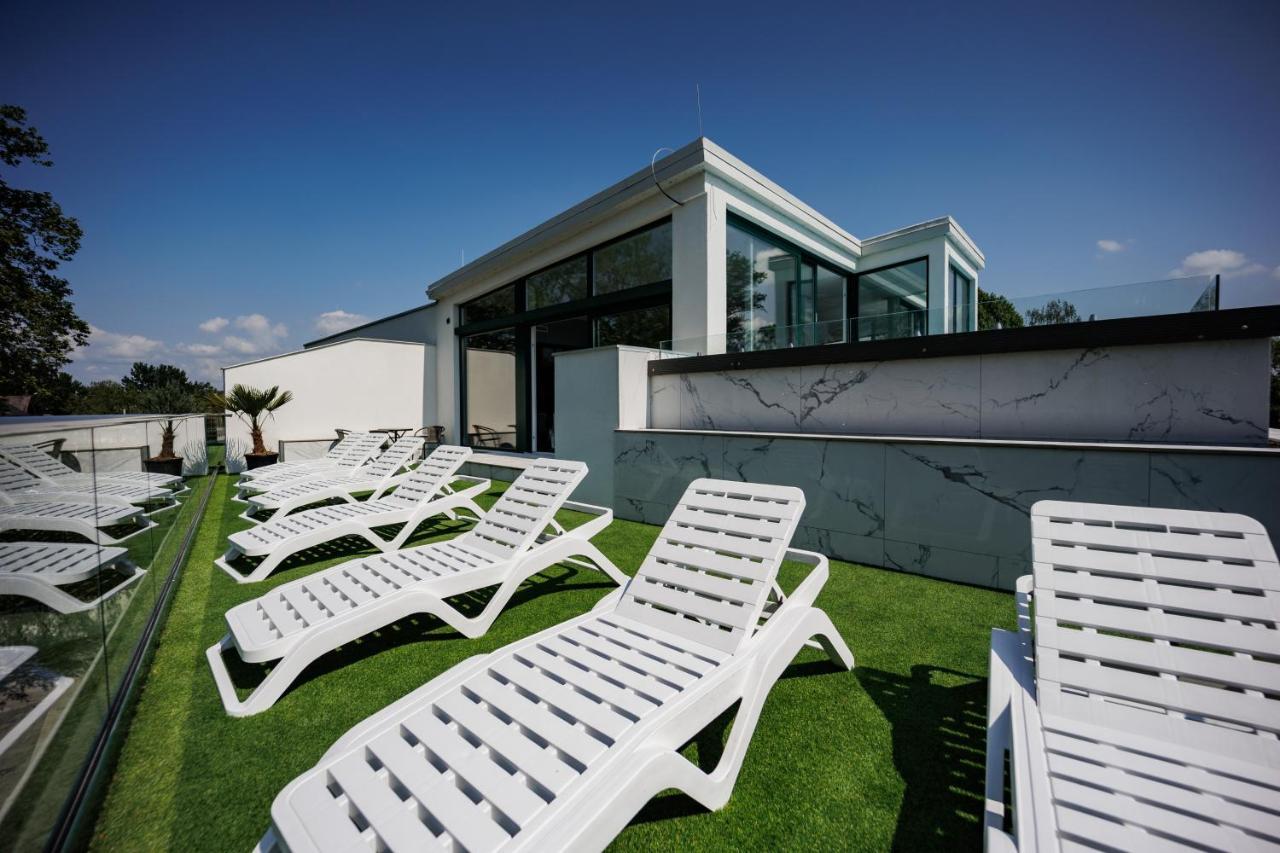 Villa Bauhaus Wellness Apartman Fsz. 1 Siófok Zewnętrze zdjęcie