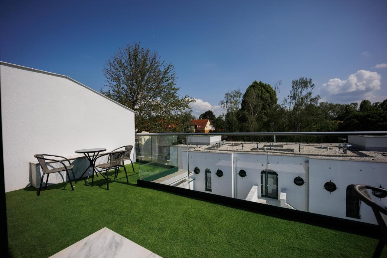 Villa Bauhaus Wellness Apartman Fsz. 1 Siófok Zewnętrze zdjęcie
