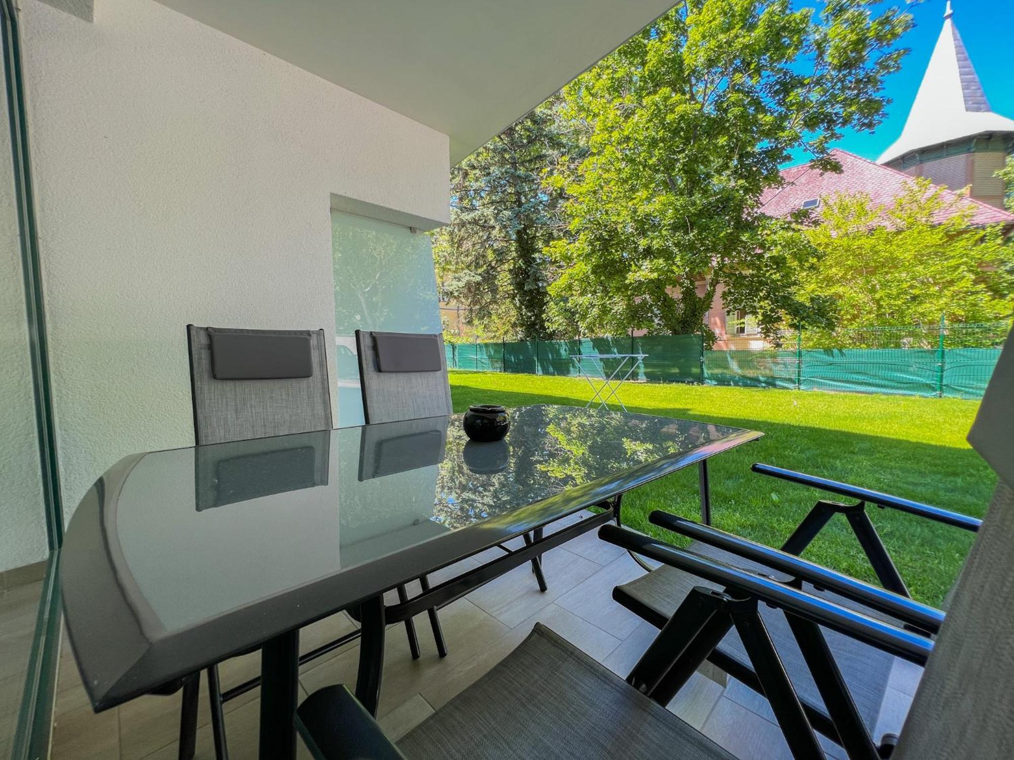 Villa Bauhaus Wellness Apartman Fsz. 1 Siófok Zewnętrze zdjęcie