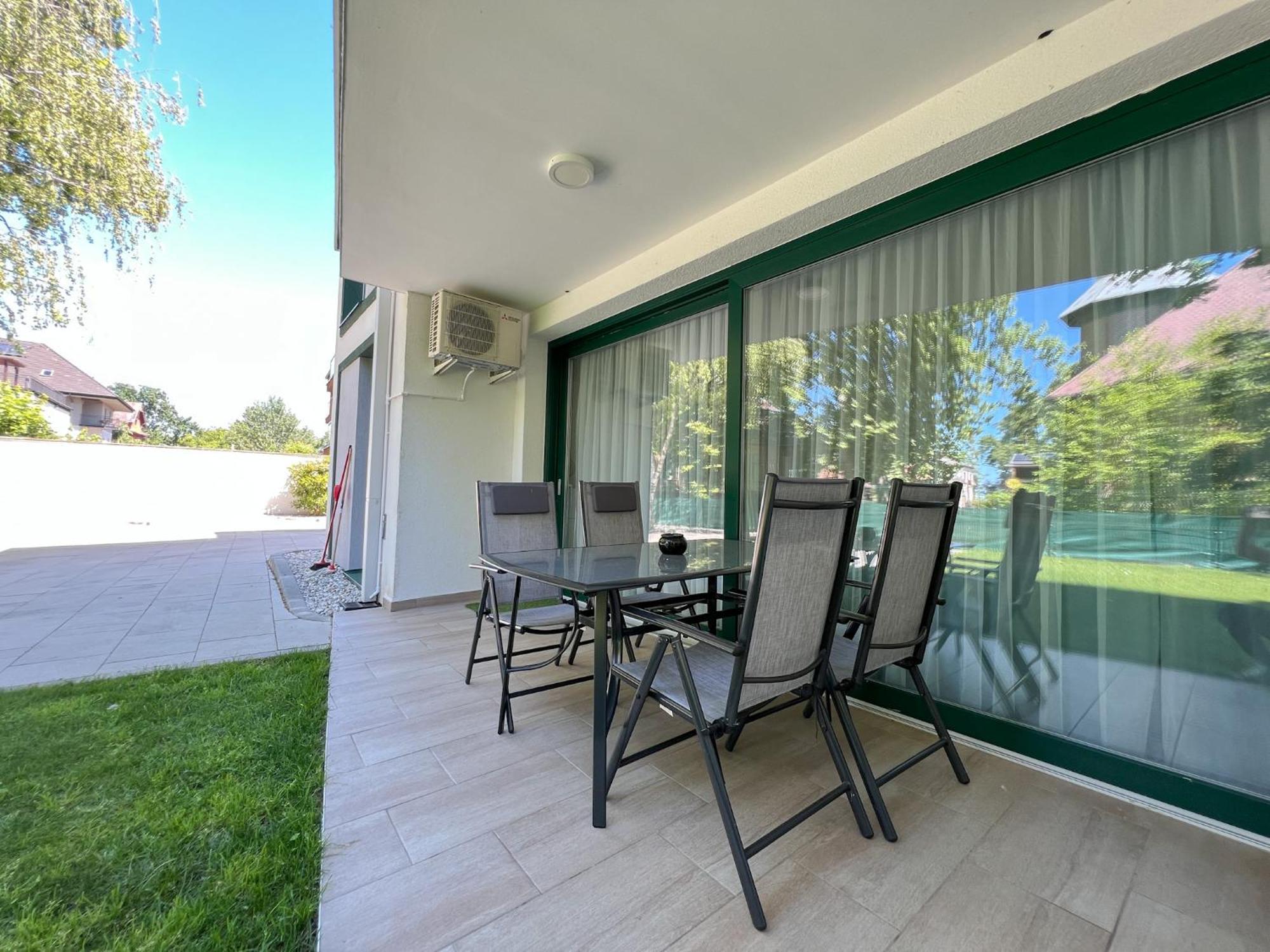 Villa Bauhaus Wellness Apartman Fsz. 1 Siófok Zewnętrze zdjęcie